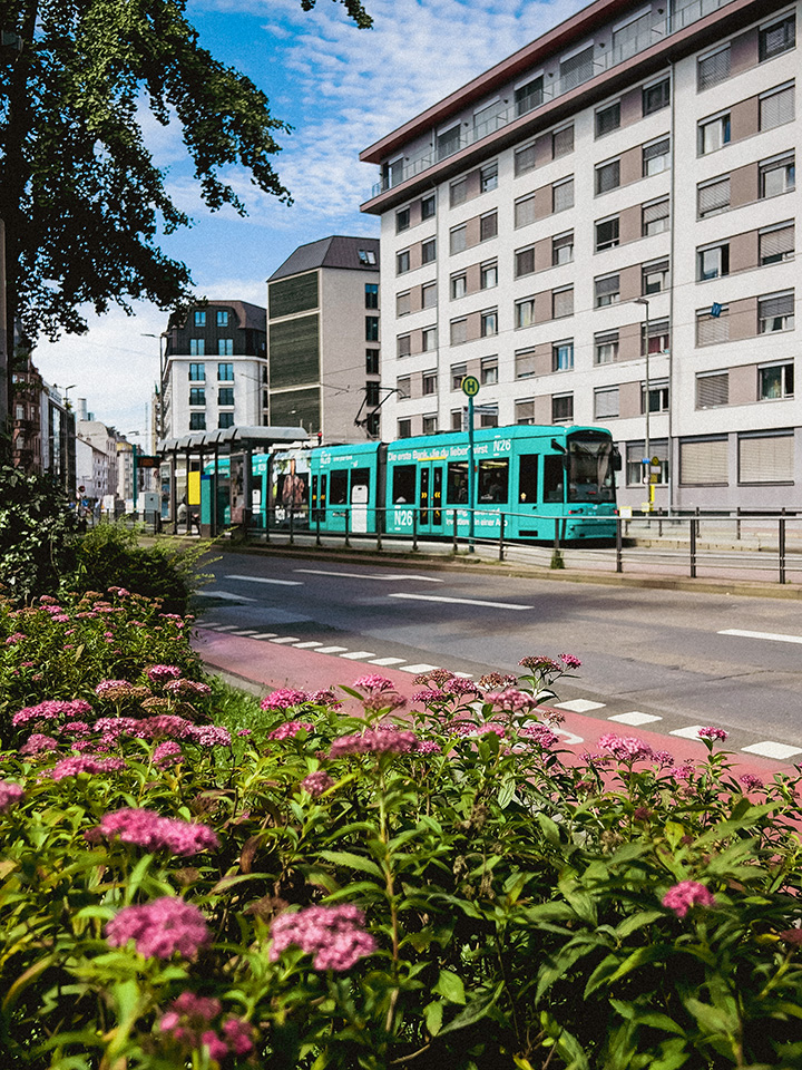 Tram & Stadtleben rund um MAIN YARD
